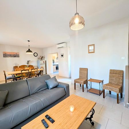 Felibrige - Clim - Cour Villa Arles Dış mekan fotoğraf
