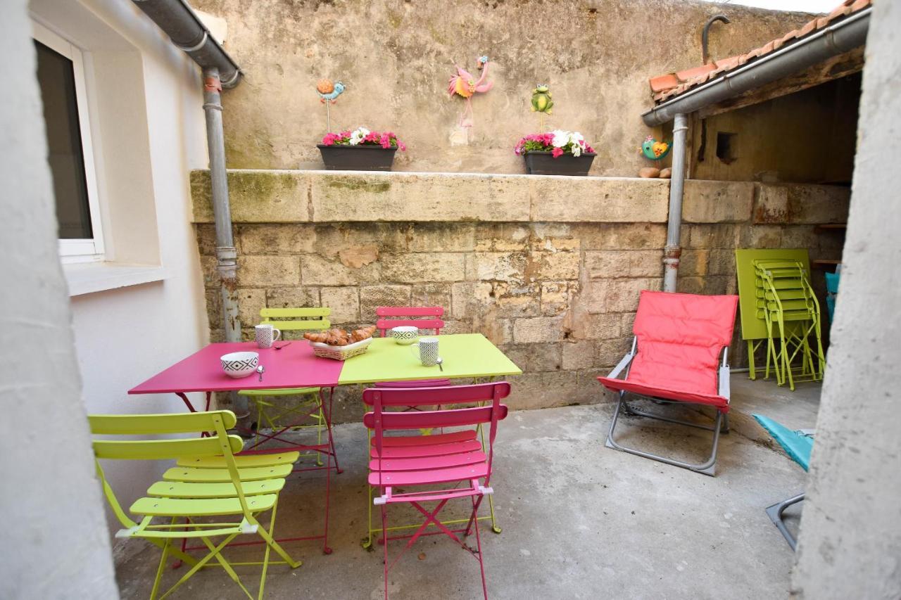 Felibrige - Clim - Cour Villa Arles Dış mekan fotoğraf